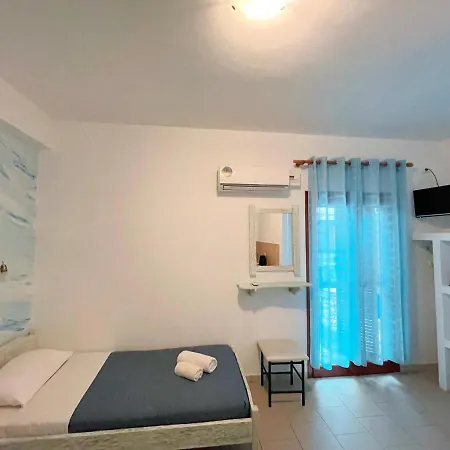 Dima 3* Perissa (Santorini)