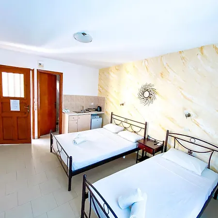Dima 3* Perissa (Santorini)