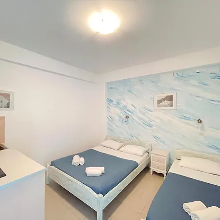 Dima 3* Perissa (Santorini)