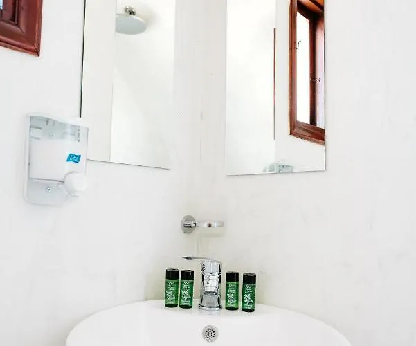 Dima 3* Perissa (Santorini)