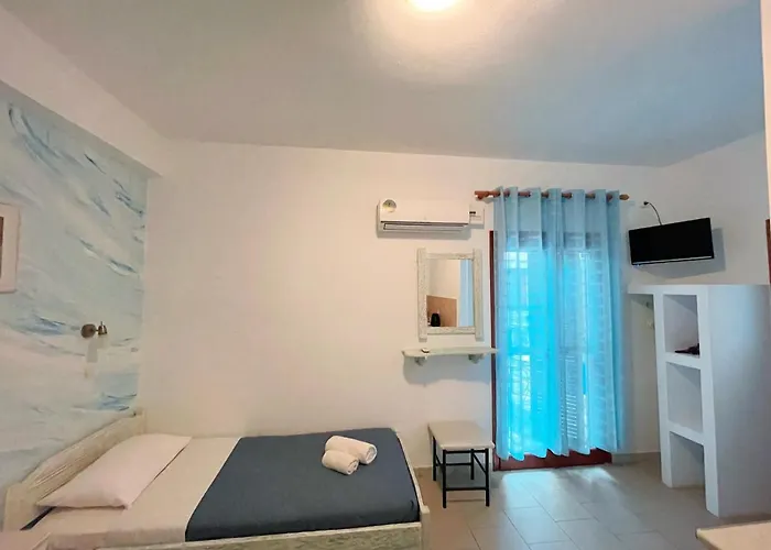Dima 3* Perissa (Santorini)